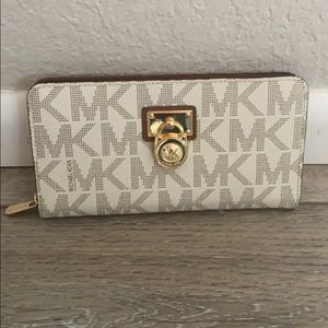 Michael Kors Wallet!